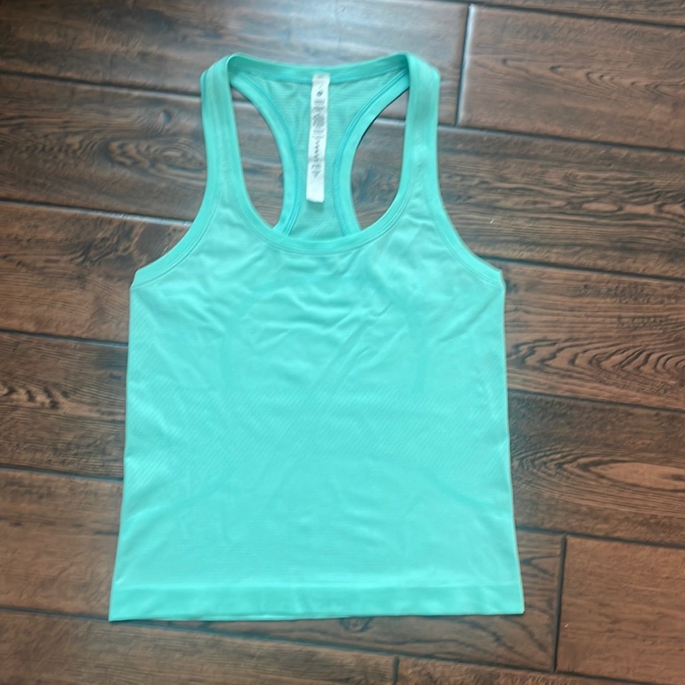 Lululemon swiftly tank. Race length. Size 4